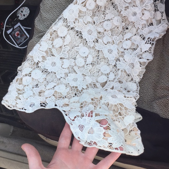 Antique white fragile stitched top - Picture 5 of 5